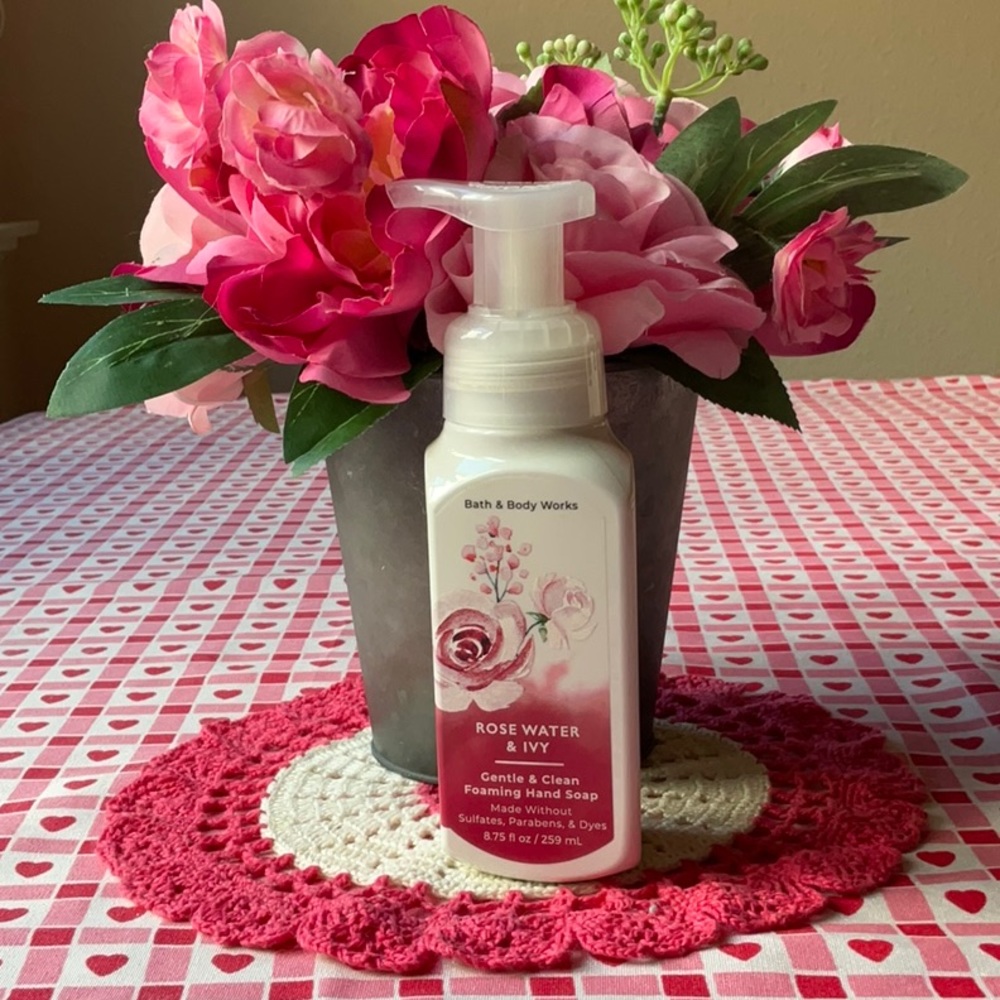 🧴💐🧴 BATH & BODY WORKS ROSE WATER  & IVY HAND SOAP 🧴💐🧴 NWT 🧴💐🧴 - Picture 12 of 16